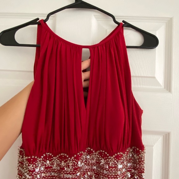 Burgundy red floor length gown - Picture 3 of 7